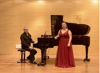 Concierto de Cristina van Roy y Joan Roig en la Fundació Sa Nostra de Palma