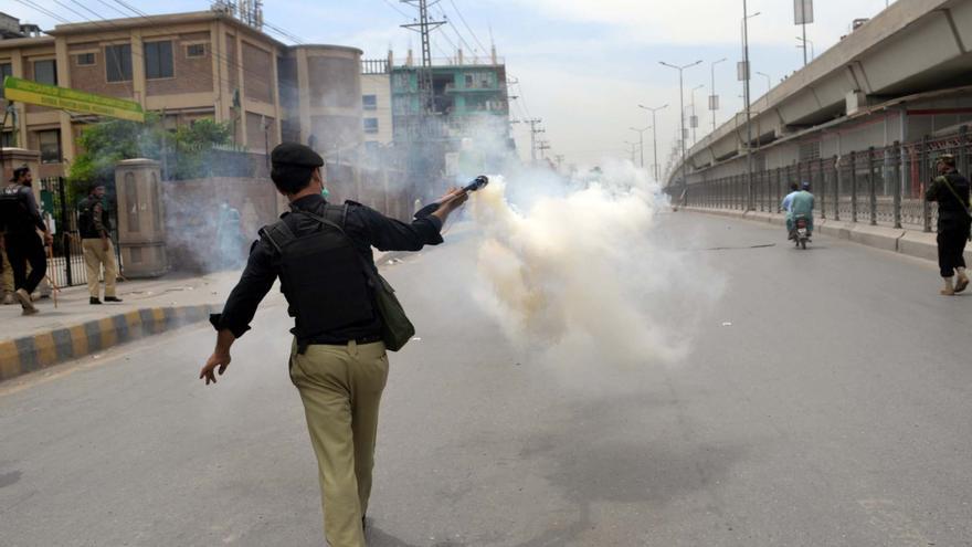 Protestas por la detención del ex primer ministro Imran Jan en Peshawar, Pakistán.