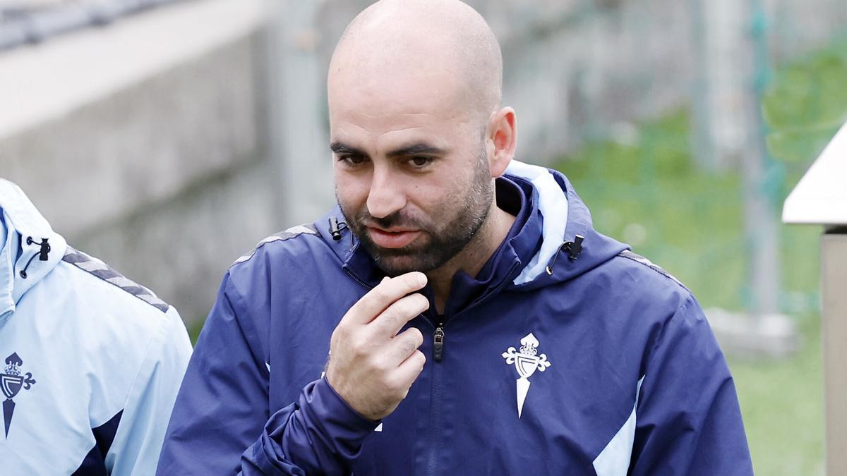 Claudio Giráldez, durante el entranamiento de esta mañana