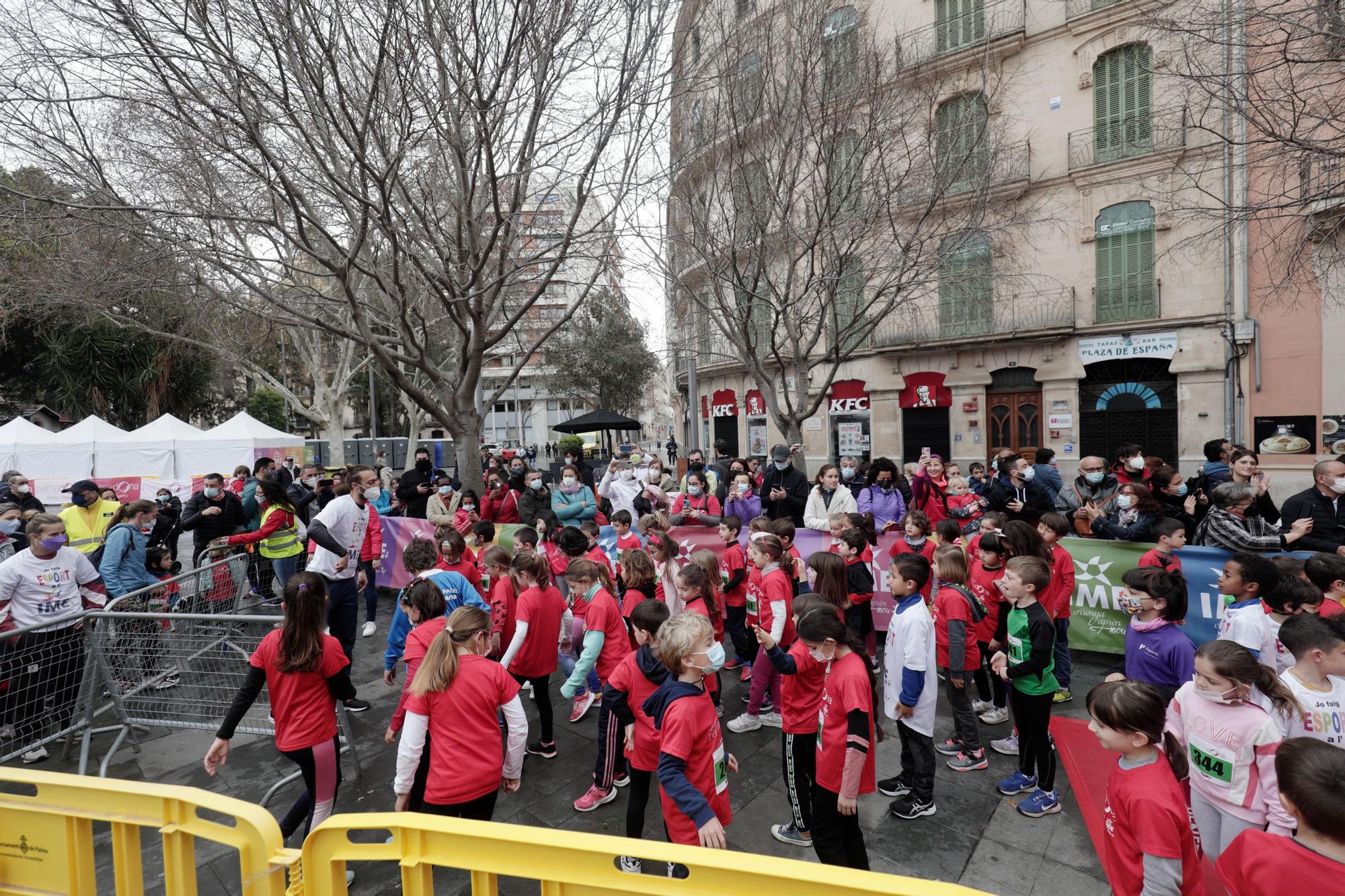 Alrededor de 2.500 personas participan en la V Cursa Popular Palmadona