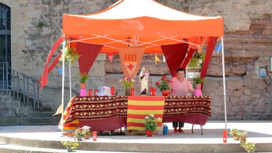 La festivitat de la Mare de Déu del Carme a Manresa rep la tradicional ofrena