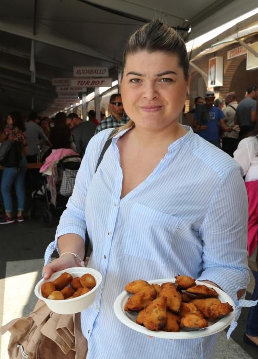 La organización cifra en más de 7.000 raciones vendidas en una jornada de sábado rodeada por el buen ambiente en la fiesta gastronómica. De momento se han facturado más de 60.000 euros y el domingo se