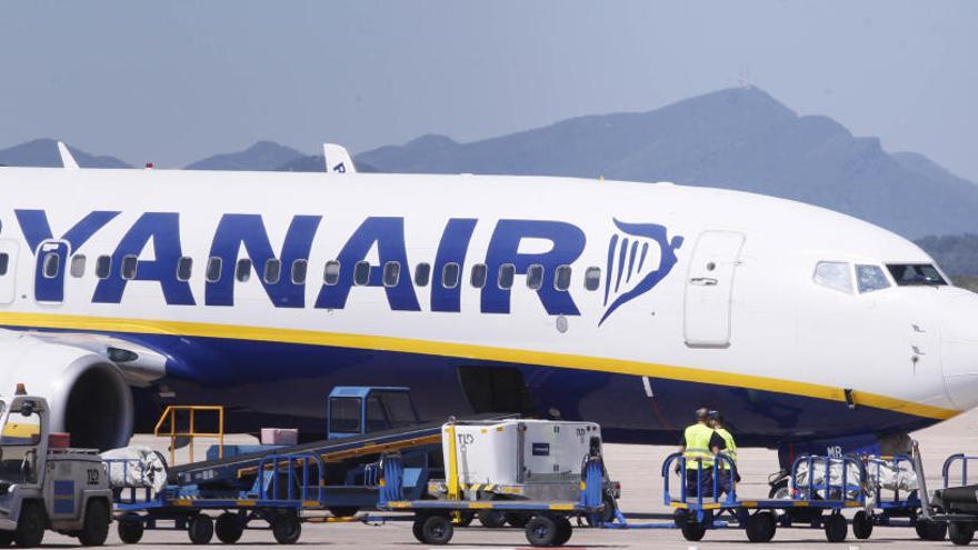 Uns 150 passatgers esperen més de set hores a l&#039;aeroport de Girona per poder volar a Pisa amb Ryanair