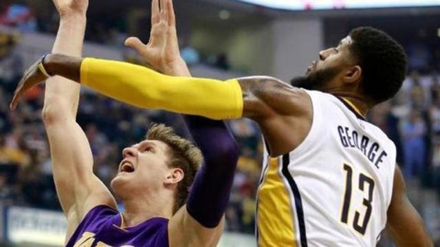 Mozgov no pudo acabar el partido ante Indiana debido a los golpes que recibió