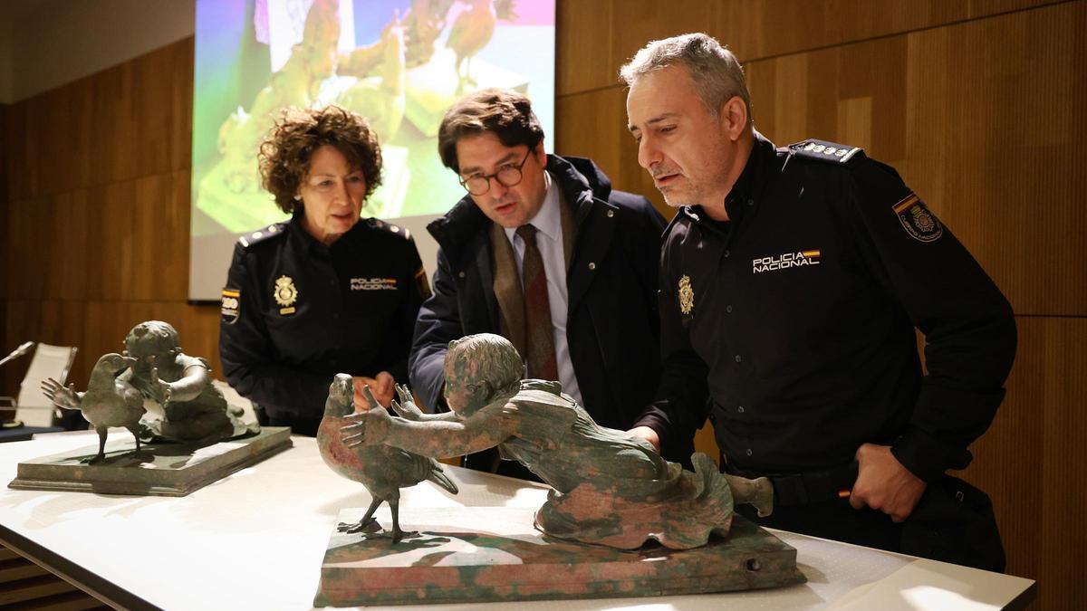 La Policía Nacional recupera dos grupos escultóricos de bronce datados entre los siglos I y II d.C. que salieron ilegalmente de España