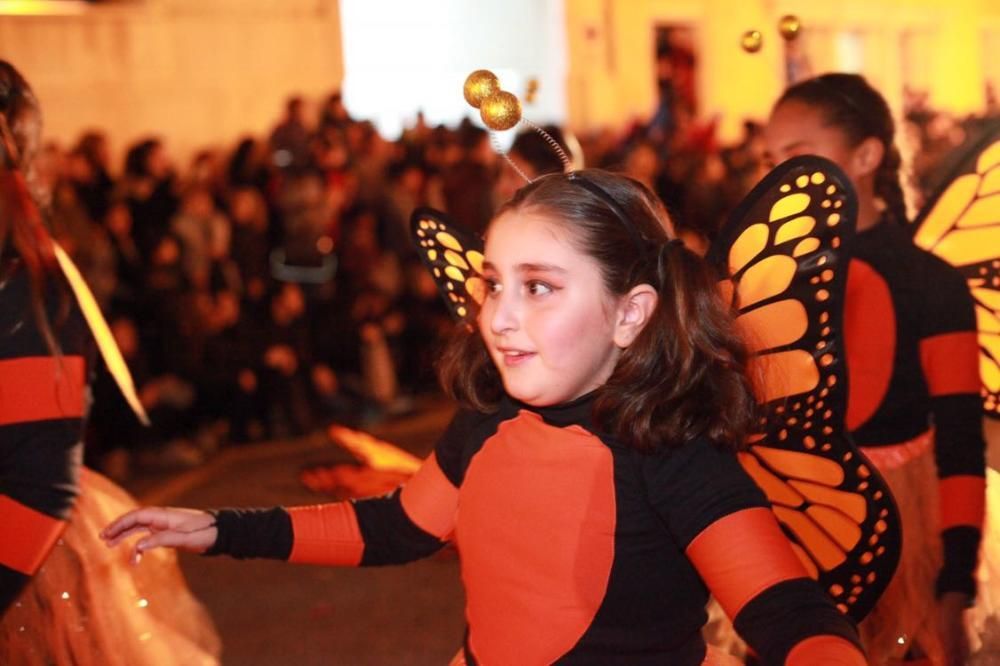 Die "Reyes Magos" trafen am Freitag (5.1.) in Palmas Hafen ein, um auf bunt geschmückten Festwagen durch die Innenstadt zu ziehen und den mallorquinischen Kindern ihre Weihnachtsgeschenke zu bringen.