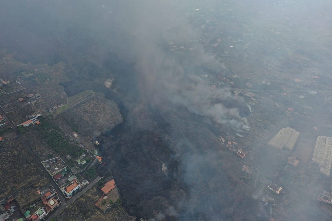 El avance de la lava del volcán de La Palma, a vista de pájaro en el décimo día de erupción