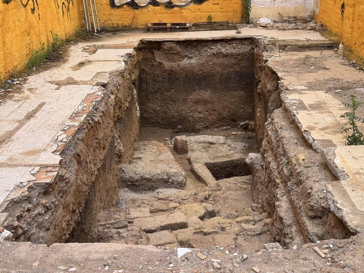 Restos arqueológicos, avenida Medina Azahara