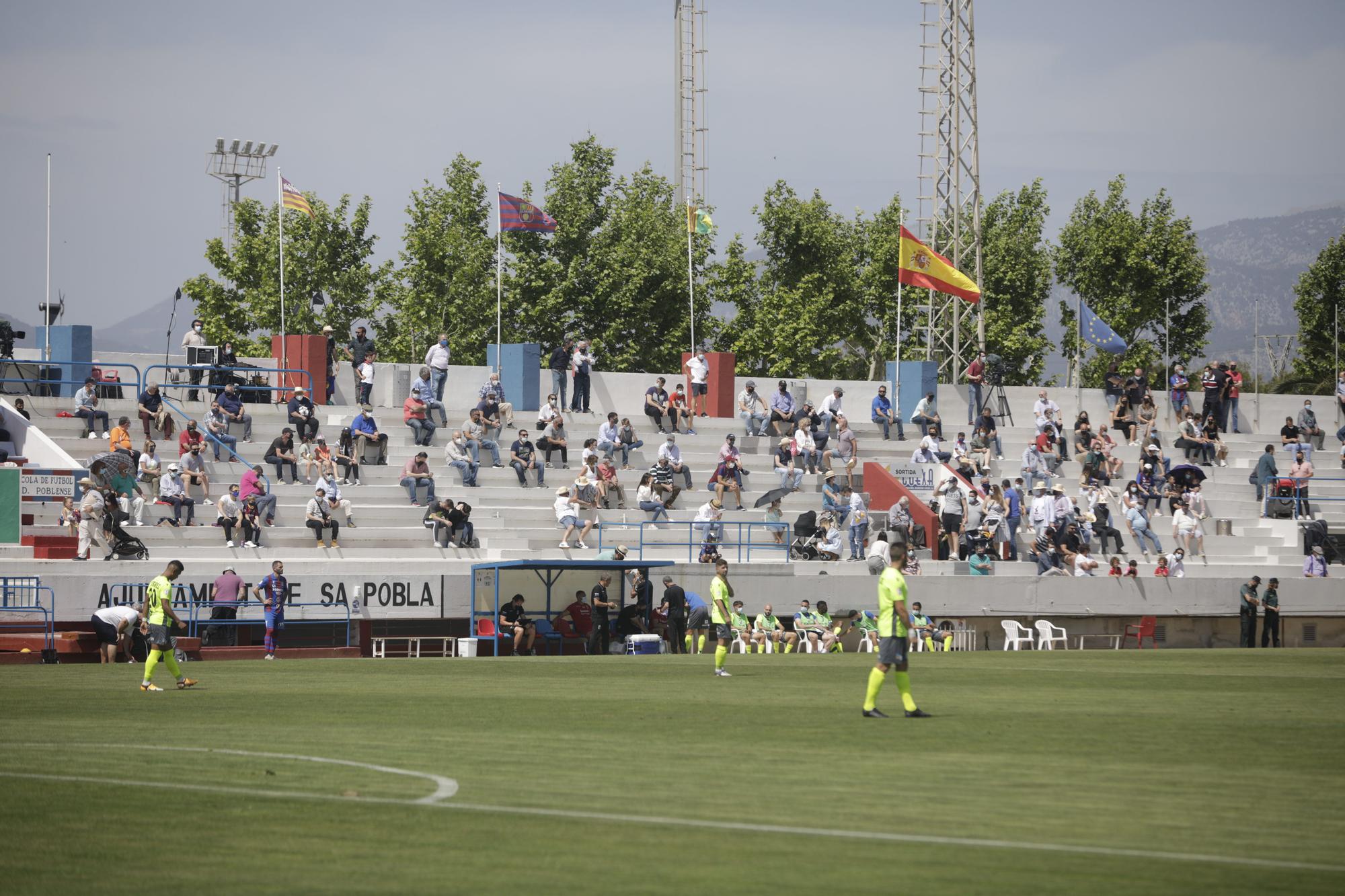 El Poblense empata y se aferra a un milagro