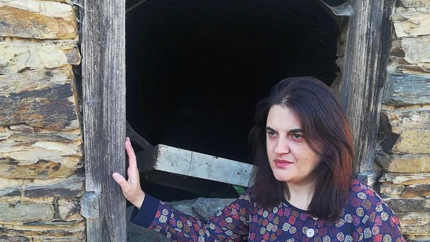 Olga Nova, poeta y profesora.