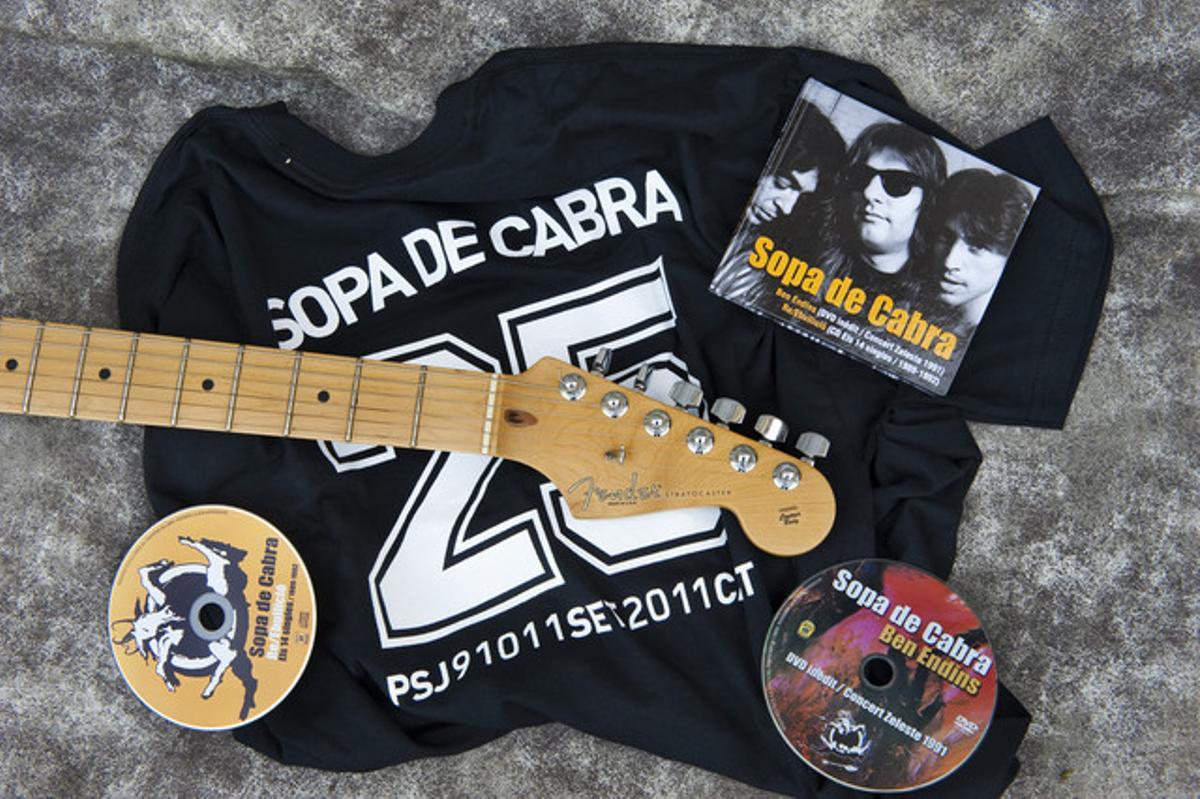 Material promocional de la gira amb la guitarra de Josep Thió.