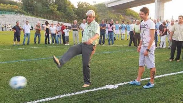 El saque de honor corrió a cargo de los ilustres futbolistas Manolo Tomé y Iago Aspas.