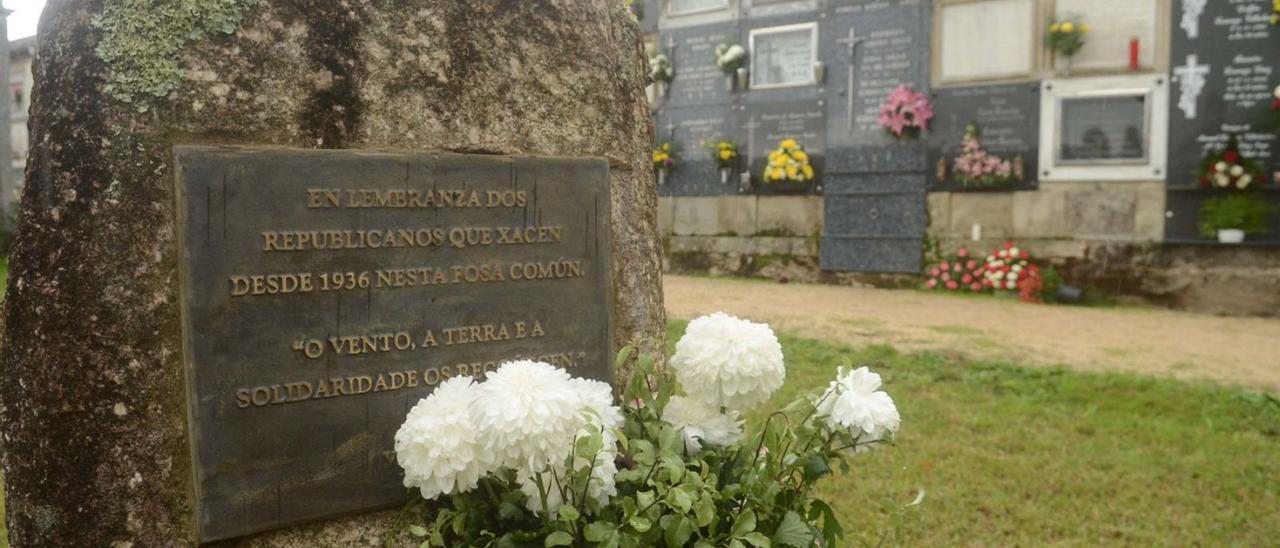 Los trabajos empiezan hoy en el cementerio de Vilagarcía.