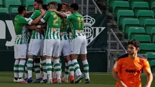 El Betis piensa en un ex para reforzar la defensa