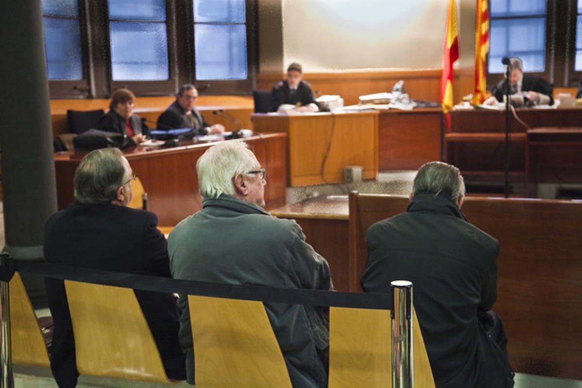 Antoni Herce (esquerra) i Enric Roig (centre), durant el judici, a l’Audiència de Barcelona. Antoni Herce (esquerra) i Enric Roig (centre), durant el judici, a l’Audiència de Barcelona.