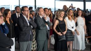 El arquitecto de la remodelación del edificio Estel, Albert Blanch, junto al alcalde Jaume Collboni, Anna Gener de Savills y la teniente de alcalde Maria Eugènia Gay