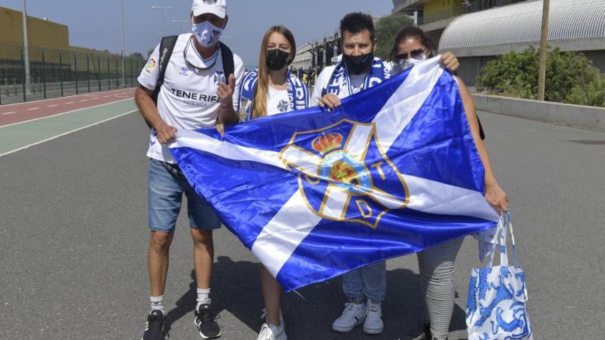 Ambiente durante el derbi en el Estadio de Gran Canaria