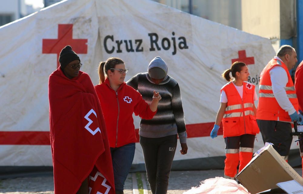 Llegan al puerto de Málaga 52 inmigrantes rescatados