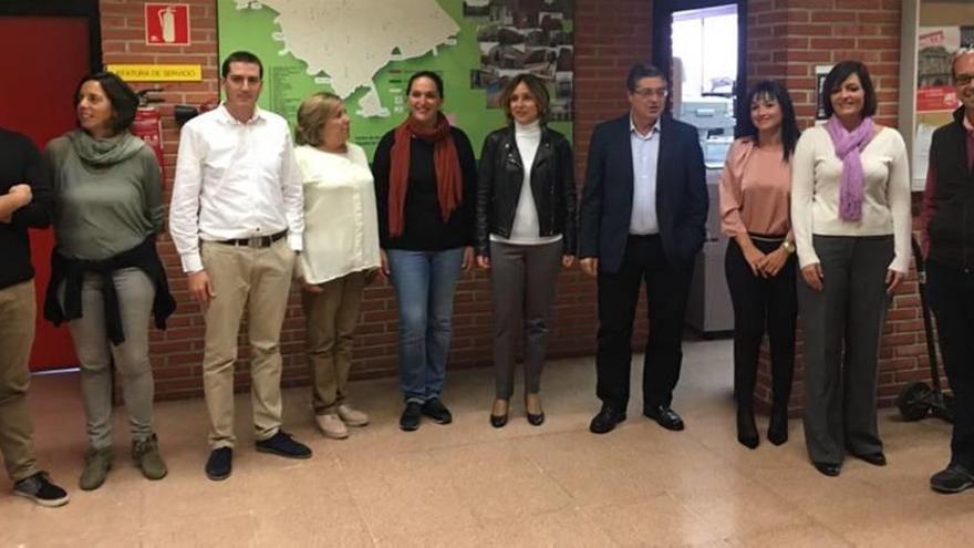 Miembros de la ONG que acudieron ayer a la reunión convocada por la Concejalía de Derechos Sociales.