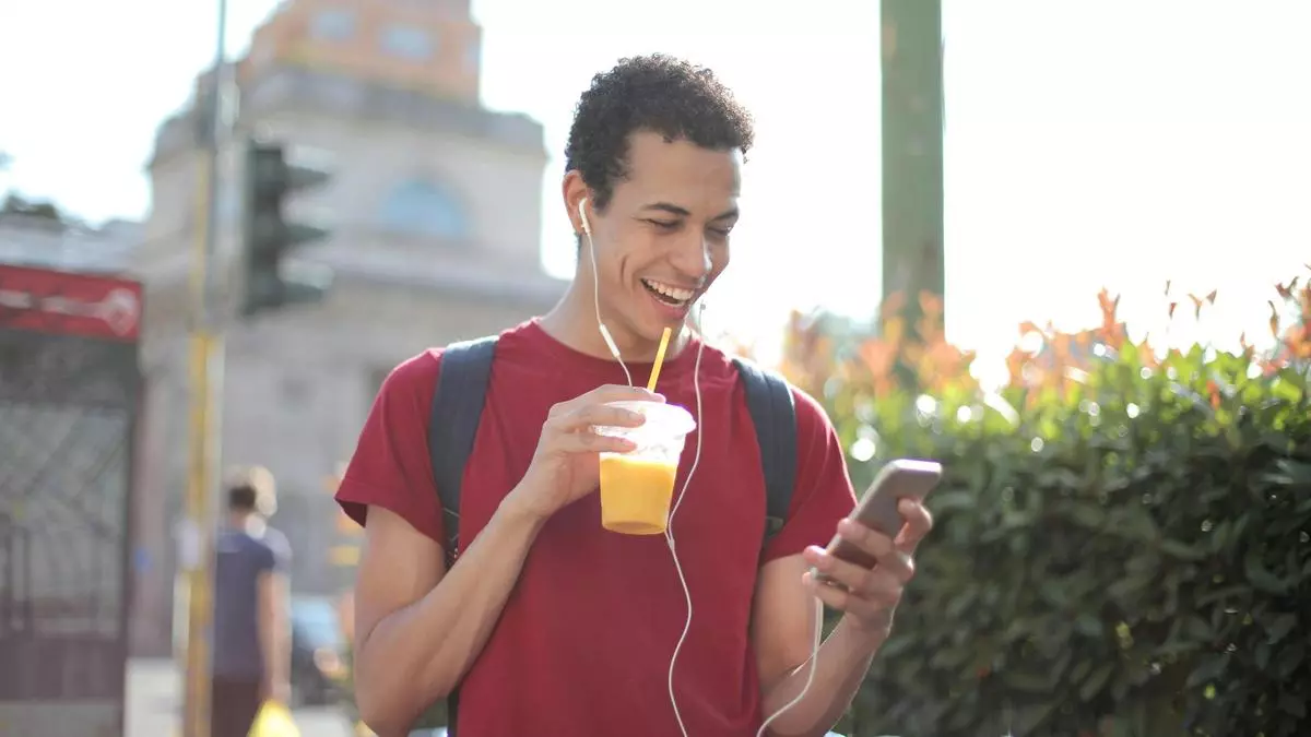Lo que nadie te dice sobre los auriculares: "El peor enemigo para tus oídos..."