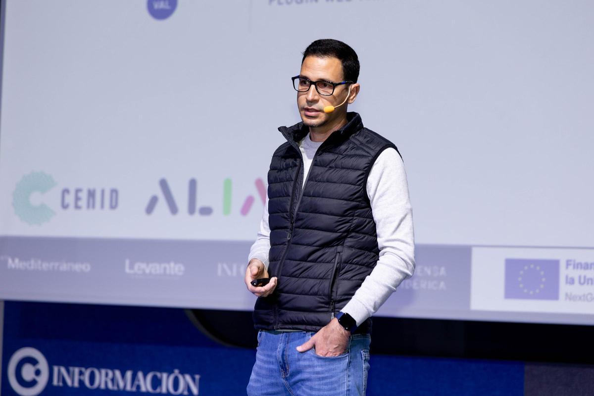 Yoan Gutiérrez,  investigador del Cenid.