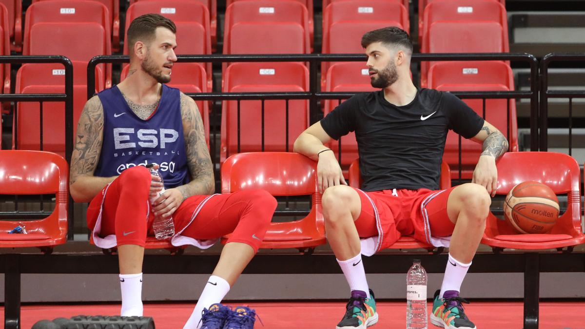 Santi Yusta junto a Fran Guerra entrenando con España en el Pabellón Príncipe Felipe