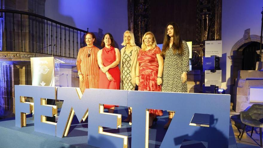 Las líderes del sector industrial de Asturias se unen en la búsqueda del talento femenino (en imágenes)