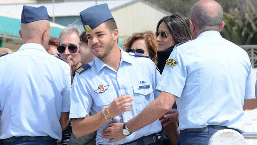 Jhonander Ojeda en la Base Aérea de Gando durante la ceremonia de recuerdo a sus compañeros fallecidos en 2014.