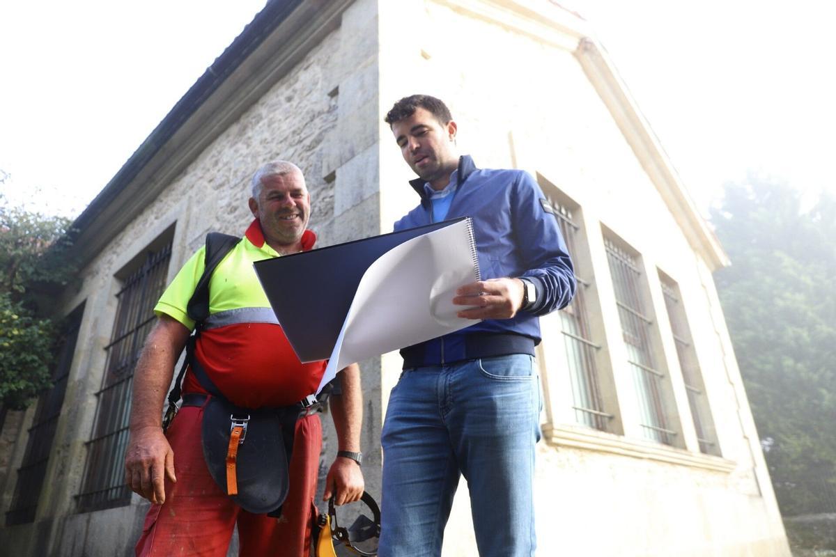 El alcalde, Gonzalo Louzao, durante una visita a las obras el pasado septiembre.