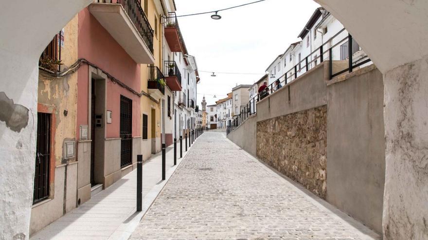 La calle Sant Vicent que también ha sido rehabilitada gracias al ARRU. | LEVANTE-EMV