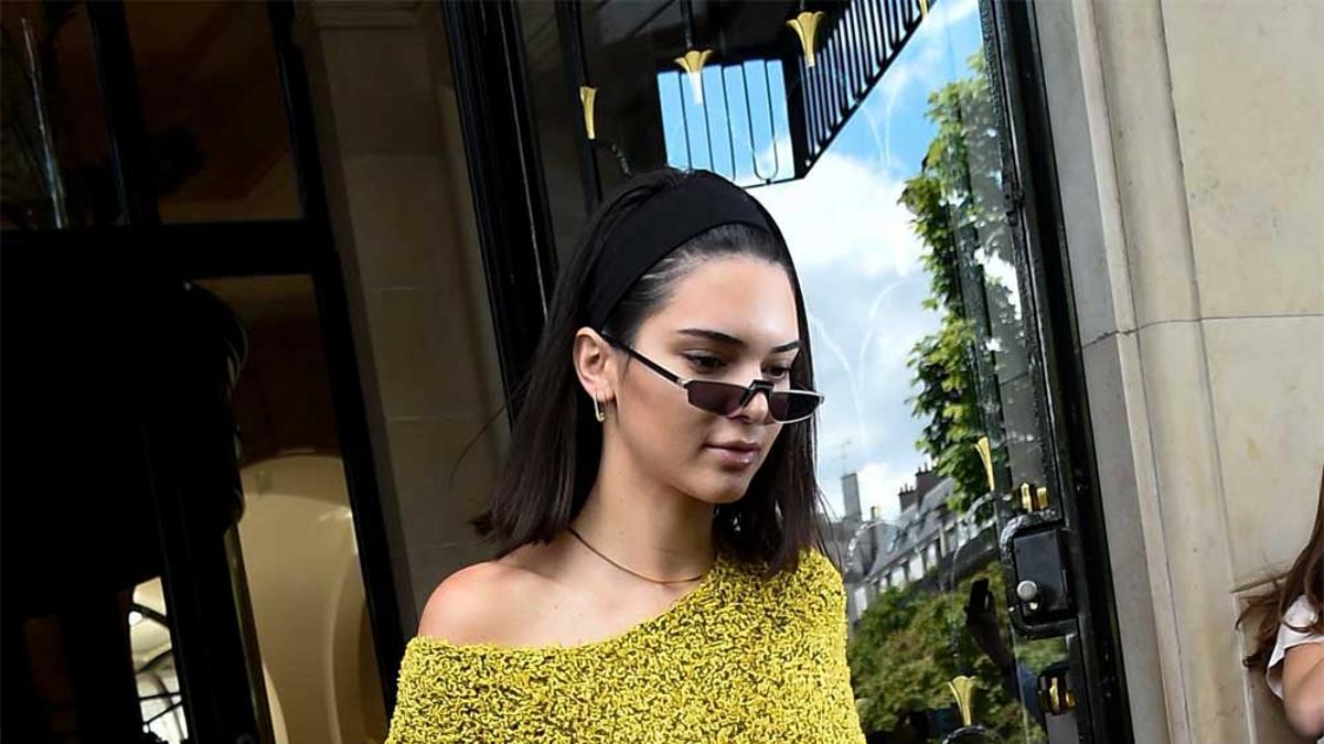 Kendall Jenner recupera la cinta para el pelo en París