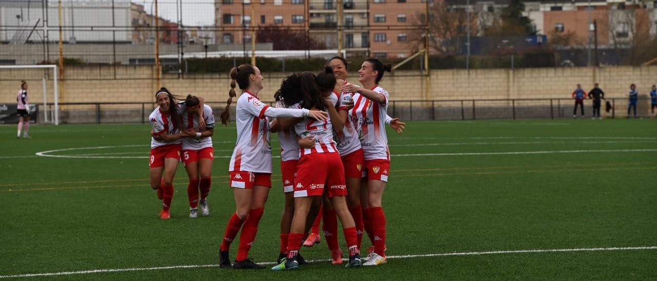 Las jugadoras del Santa Teresa celebran un gol esta temporada.