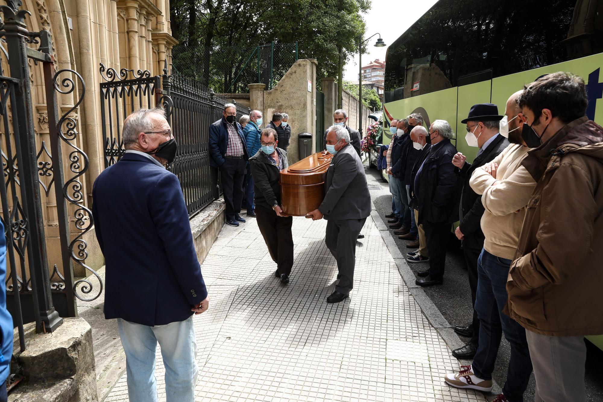 Funeral en Gijón por Isidoro Cortina