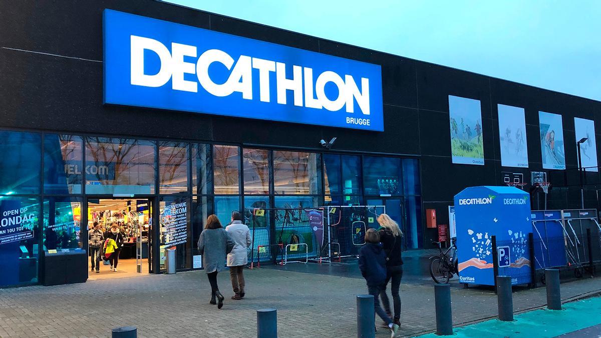 Decathlon ya está vendiendo el elemento de seguridad que hay que llevar con la baliza por menos de 10 euros: multas de 200 euros