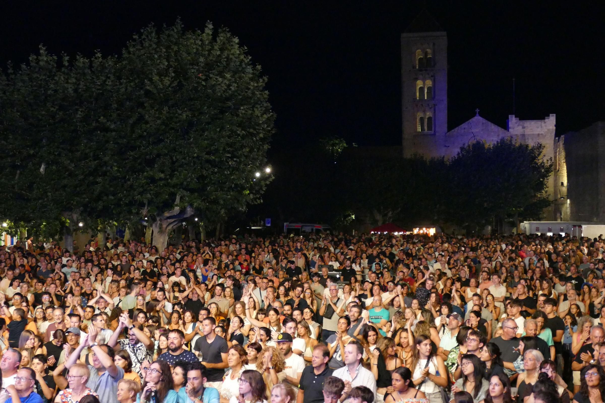 La segona Bertranada Fest congrega unes 8.000 persones als concerts de Ginestà i Búhos