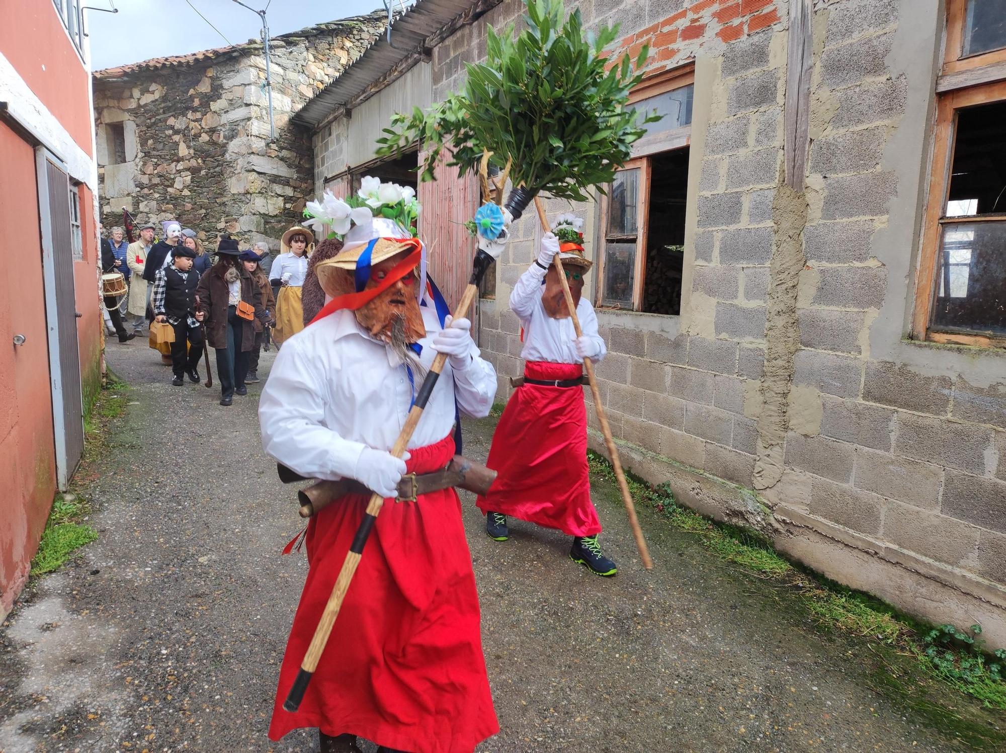 En imágenes: Así fue el paso de los guilandeiros de Tineo por El Pedregal