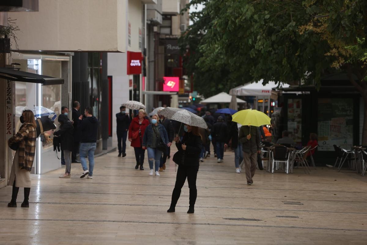 Primeras gotas de la "lluvia de sangre" en Alicante