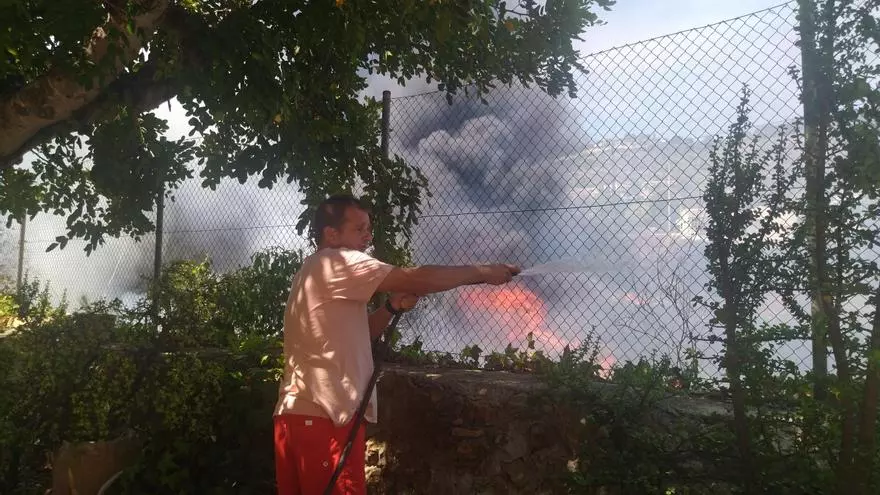 Alarma en Xàbia al declararse un incendio junto al centro urbano