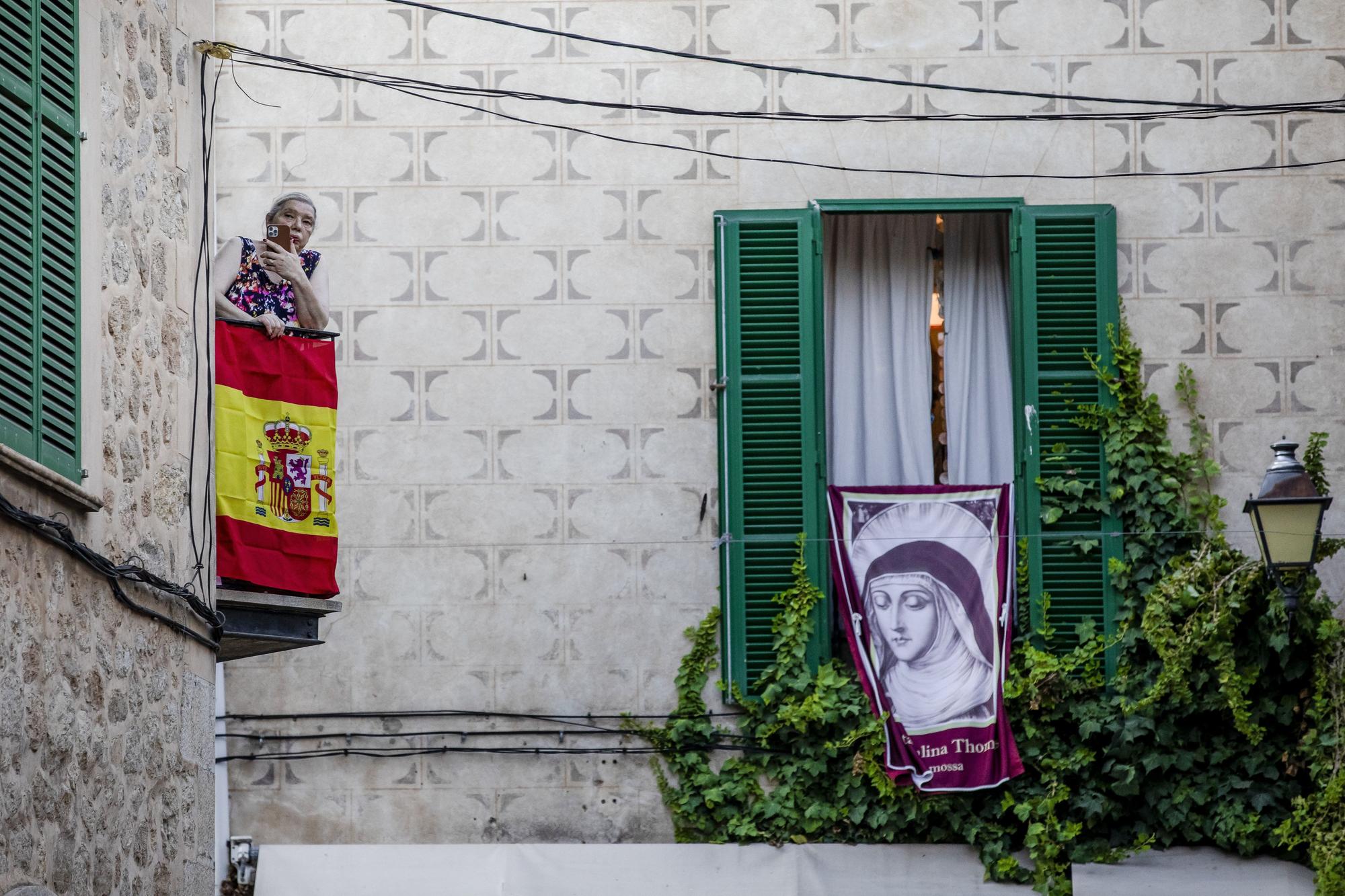 Valldemossa conquista a los reyes y sus hijas en un paseo idílico