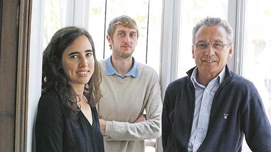 Maria Gómez, Joe Holles y Jaume Garau, de Palma XXI, presentaron ayer el estudio.