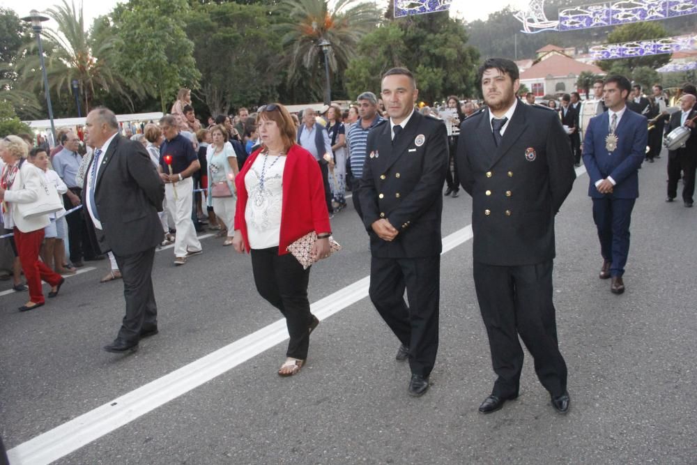 Un Cristo entre el fervor de la multitud. // Santos Álvarez