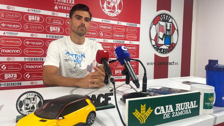 Erik Ruiz, jugador del Zamora CF: "Arriba tenemos dinamita, los goles llegarán"