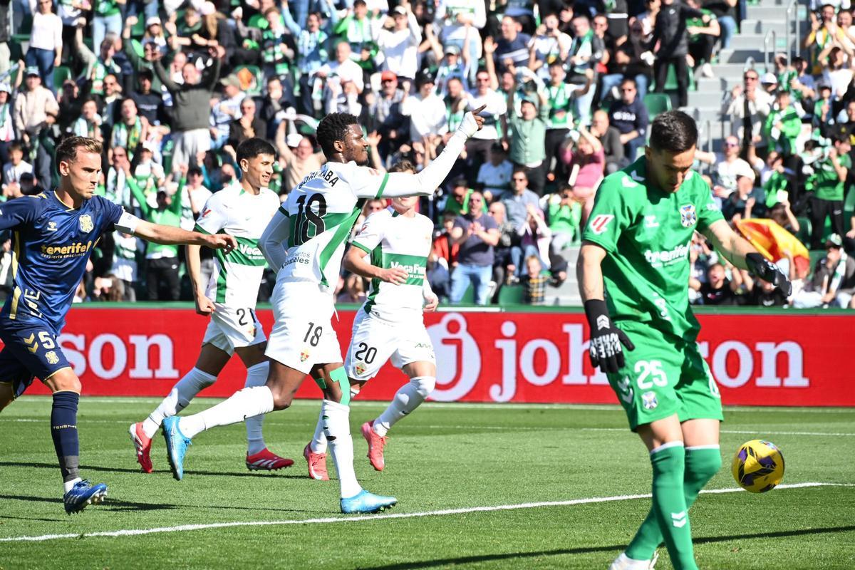 Sory Kaba celebra su gol ante el Tenerife.
