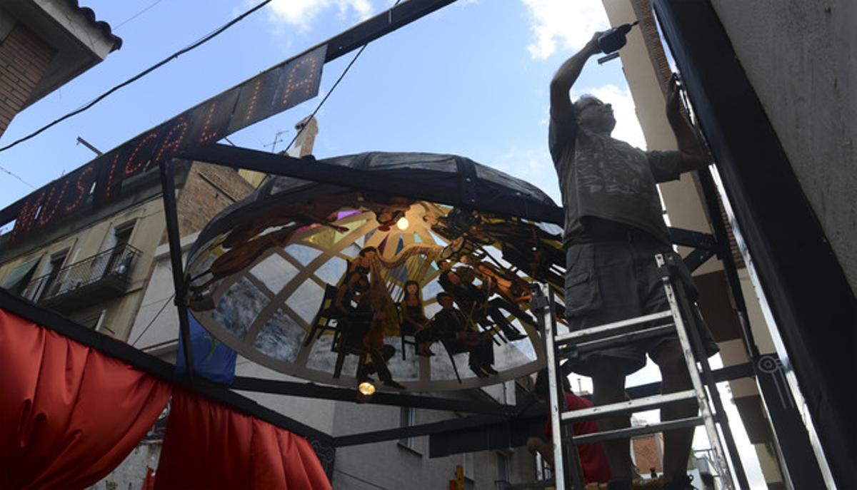 Últims preparatius al carrer Ciudad Real.