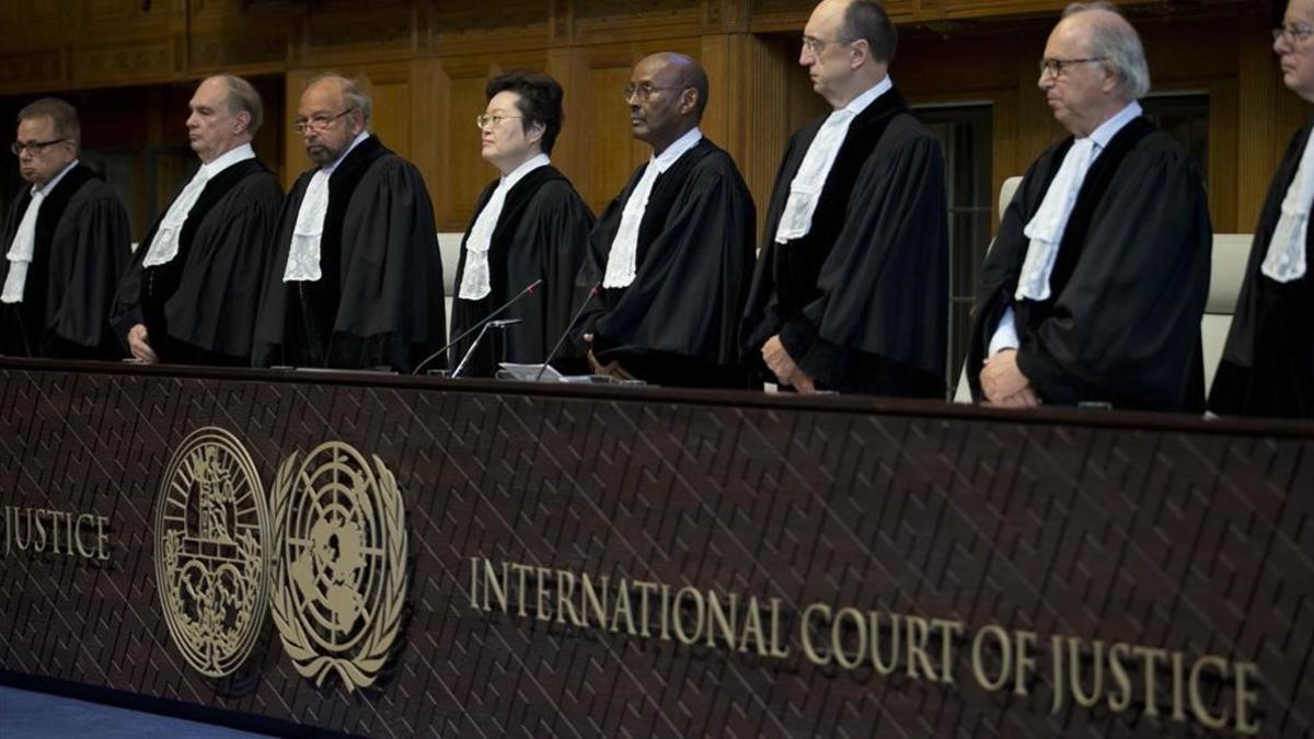 Los jueces miembros del Tribunal Internacional de Justicia, en La Haya.