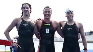 María de Valdés, a la izquierda, junto a la holandesa van Rouwendaal y la portuguesa André, oro y bronce.