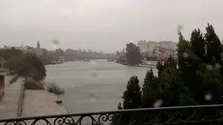 Sevilla se pone en alerta ante un fin de semana con lluvias de 120 litros en doce horas