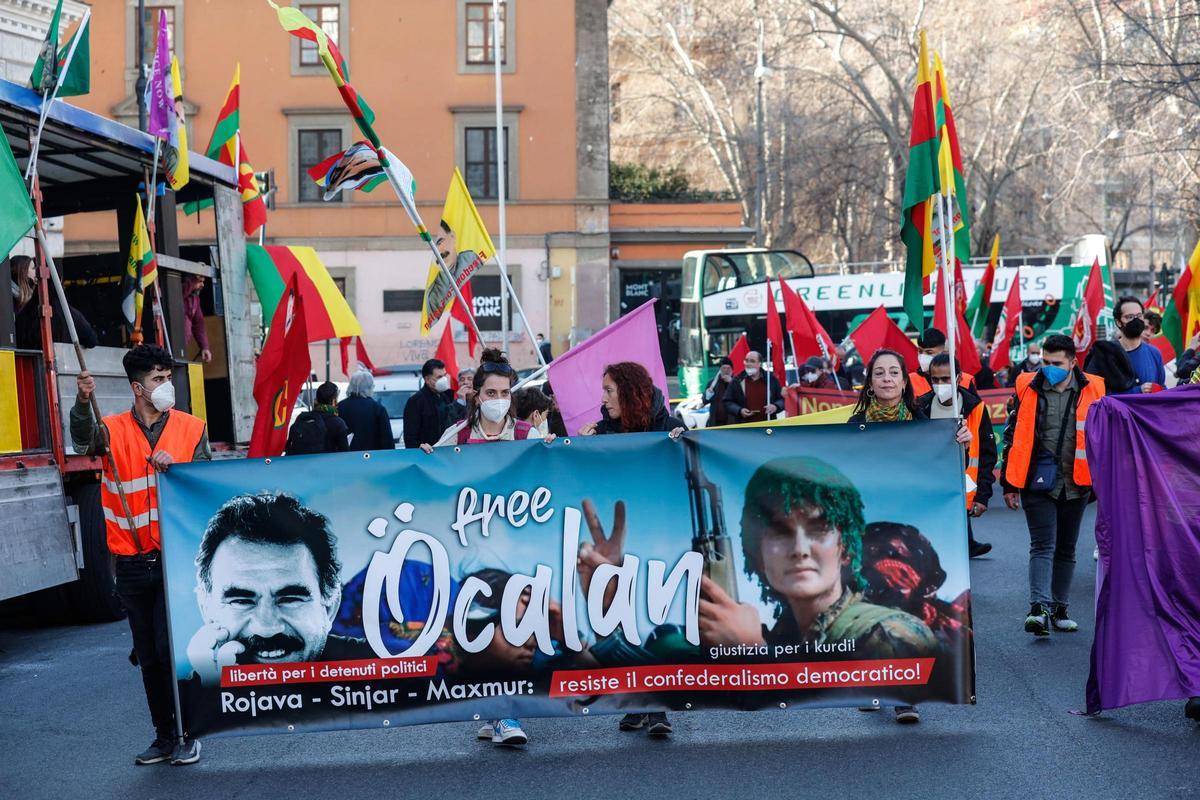 La guerrilla kurda PKK inició su desarme en el norte de Irak.