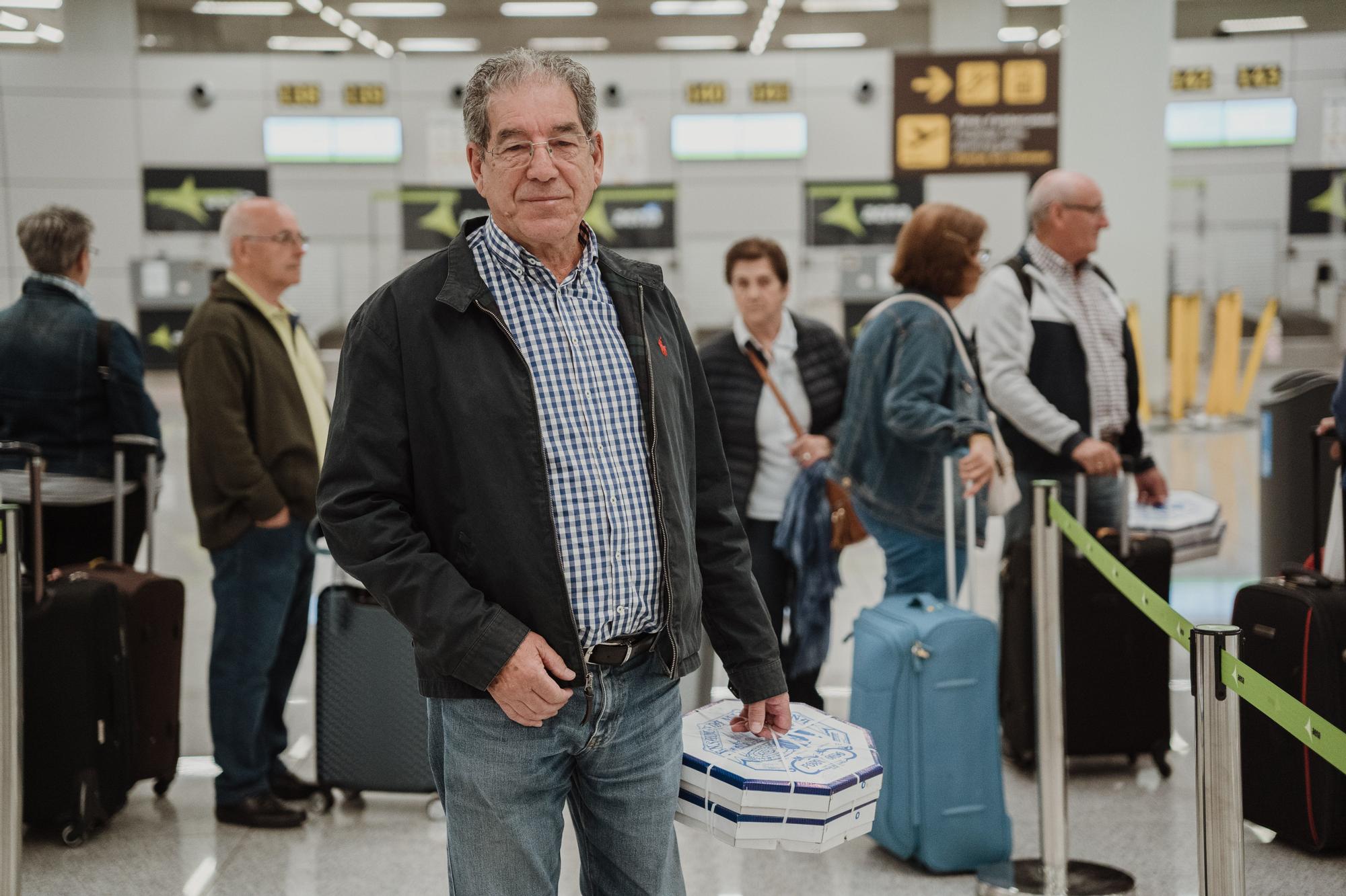 Indignación entre los pasajeros del aeropuerto de Palma: «No vamos a pagar por llevar ensaimadas, si hace falta las tiramos»