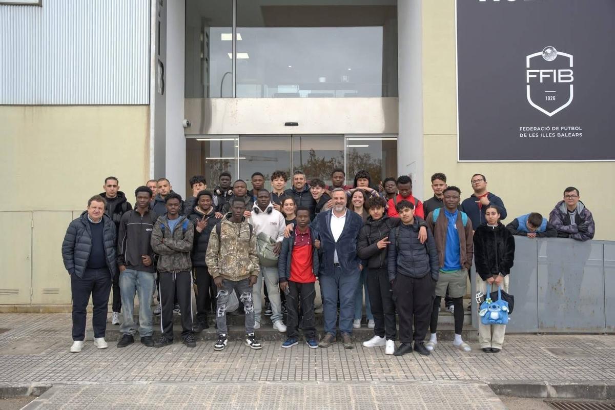 AMADIBA visitó ayer los locales de la FFIB en Son Malferit